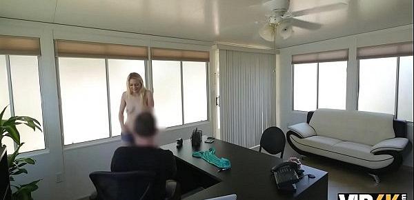 VIP4K. Die Go-Go-Tänzerin aus der örtlichen Strip-Bar ist bereit für Sex zum Ausleihen